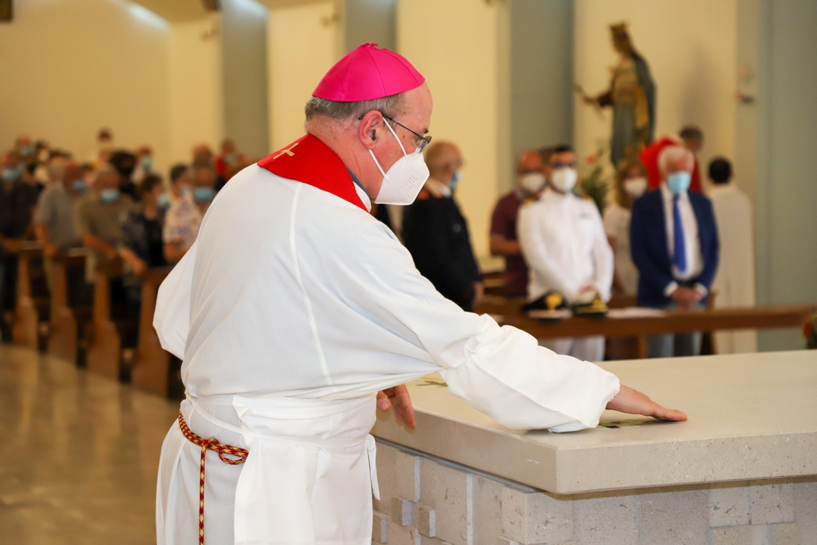 Immagine per Riaperta e consacrata la chiesa di Fossalon: «Ricostruzione dalle fondamenta della fede»